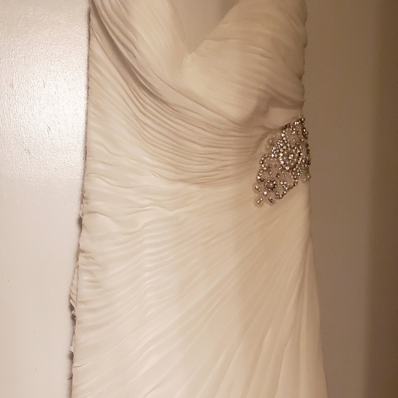 David's Bridal Wedding Dress - Picture 5 of 9